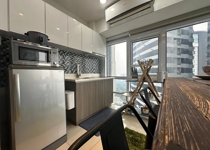 Apartment Modern Chic 2br With Panoramic Golf View In Bgc *