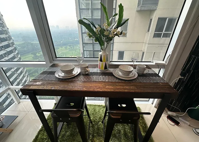 Modern Chic 2br With Panoramic Golf View In Bgc *