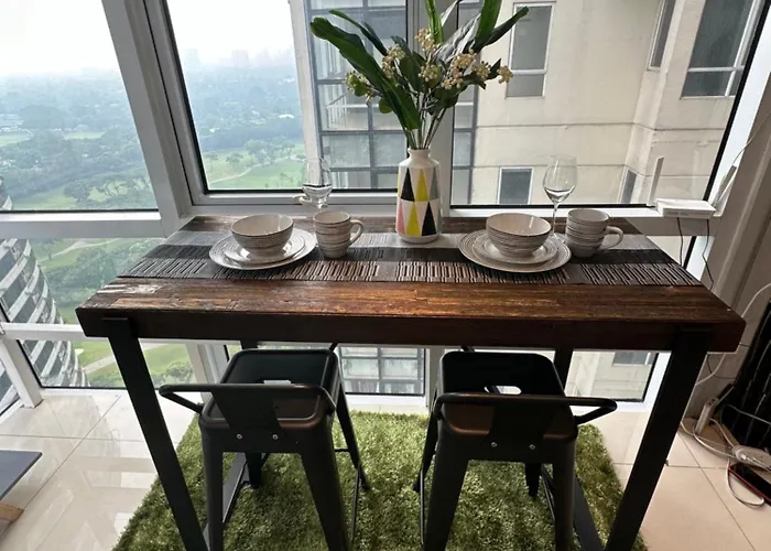 Modern Chic 2br With Panoramic Golf View In Bgc Apartment