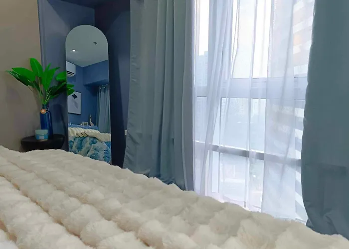 Modern Chic 2br With Panoramic Golf View In Bgc Apartment *