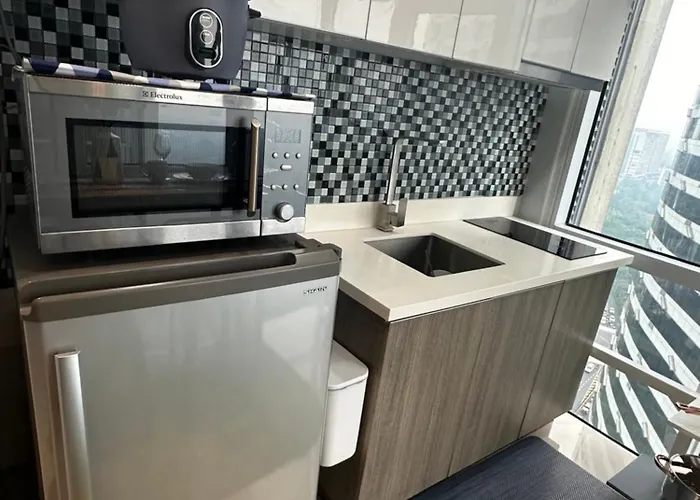 Apartment Modern Chic 2br With Panoramic Golf View In Bgc *