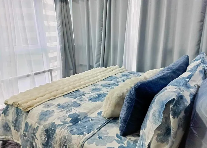 Modern Chic 2br With Panoramic Golf View In Bgc Apartment Manila
