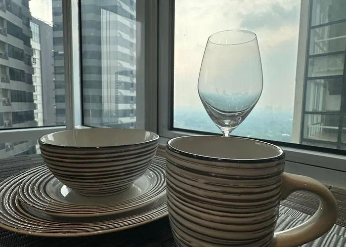 Apartment Modern Chic 2br With Panoramic Golf View In Bgc