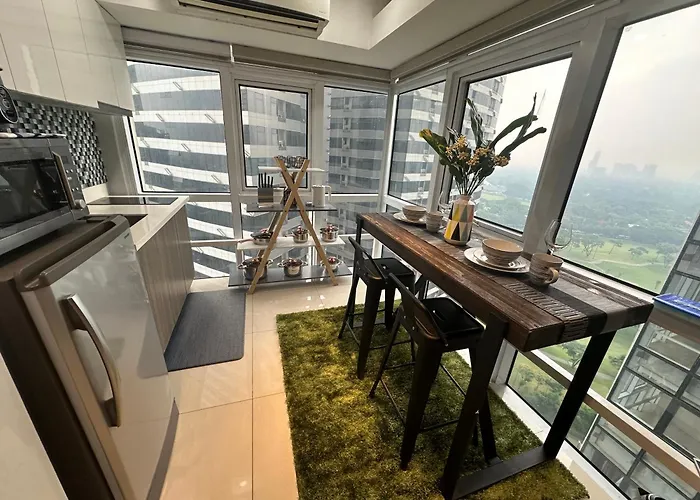 Modern Chic 2br With Panoramic Golf View In Bgc Apartment *